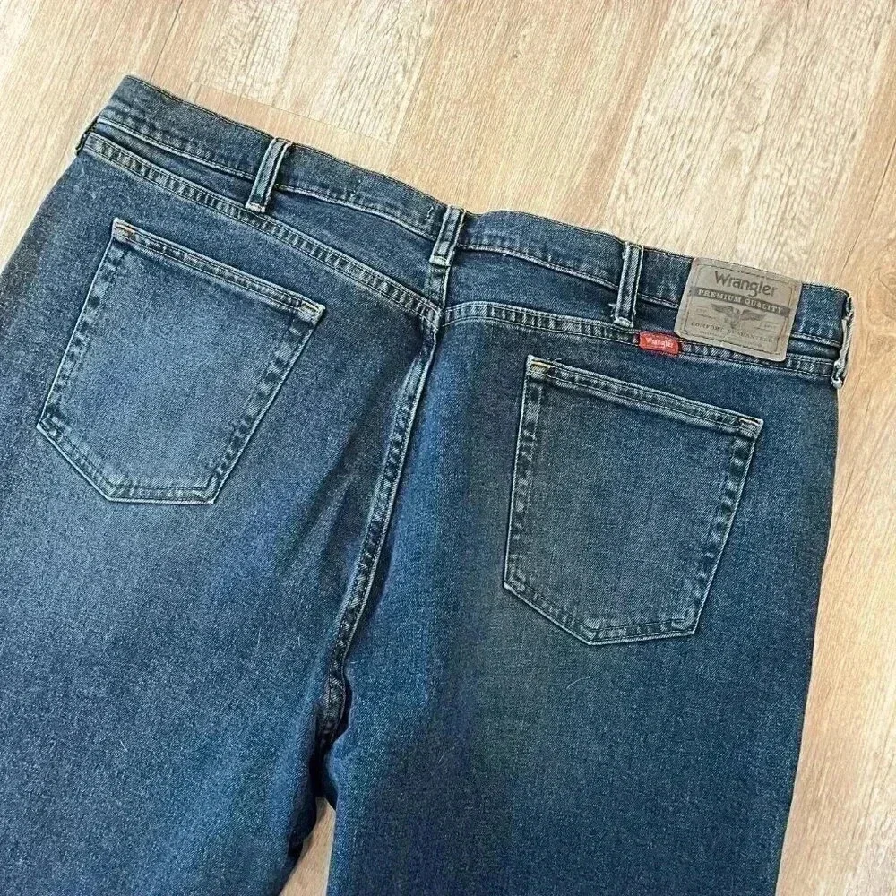 Mens Wrangler Relaxed Fit Jeans - 42x30